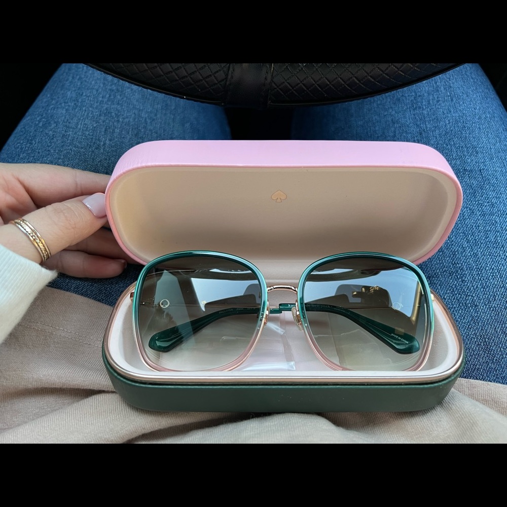 Beautiful Pink & Teal Kate Spade Sunglasses 😌